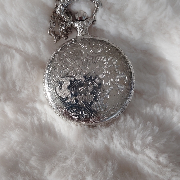 Elegant Tree Of Life Pocket Watch - Picture 3 of 4
